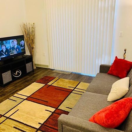 Downtown Apt Free Parking - Pool - Gym - Fully Kitchen Houston Kültér fotó