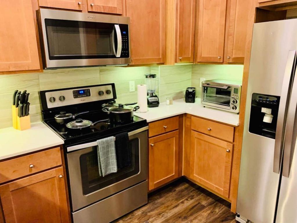 Downtown Apt Free Parking - Pool - Gym - Fully Kitchen Houston Kültér fotó