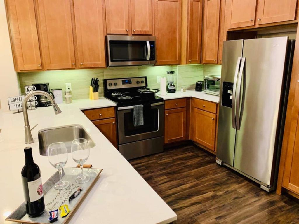 Downtown Apt Free Parking - Pool - Gym - Fully Kitchen Houston Kültér fotó